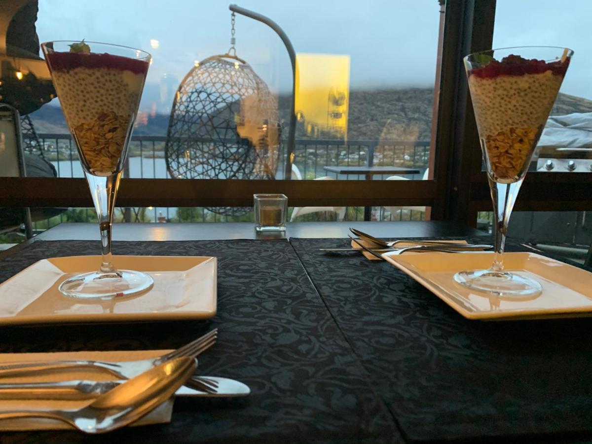 The Embassy B&B ควีนส์ทาวน์ ภายนอก รูปภาพ