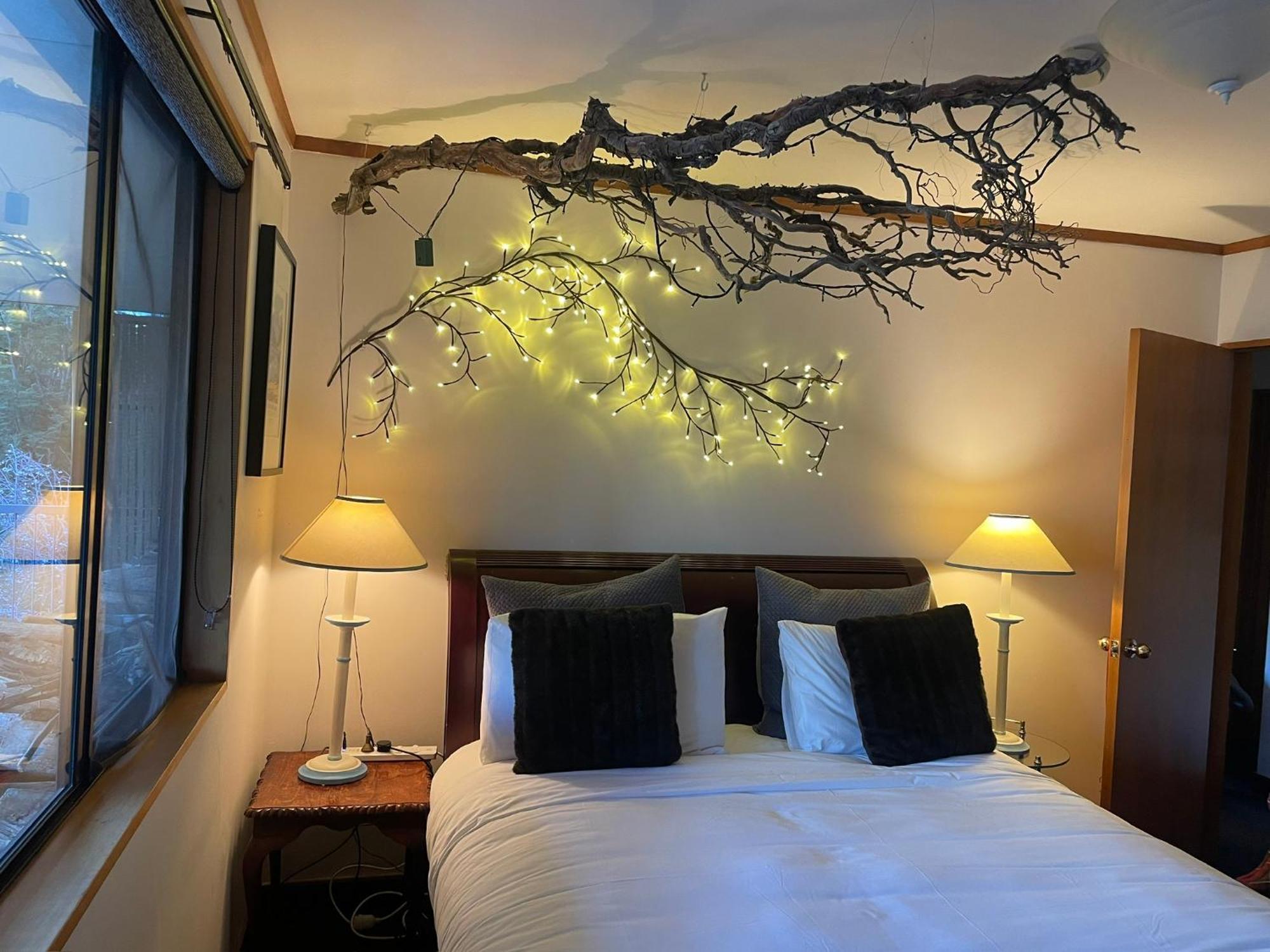 The Embassy B&B ควีนส์ทาวน์ ภายนอก รูปภาพ