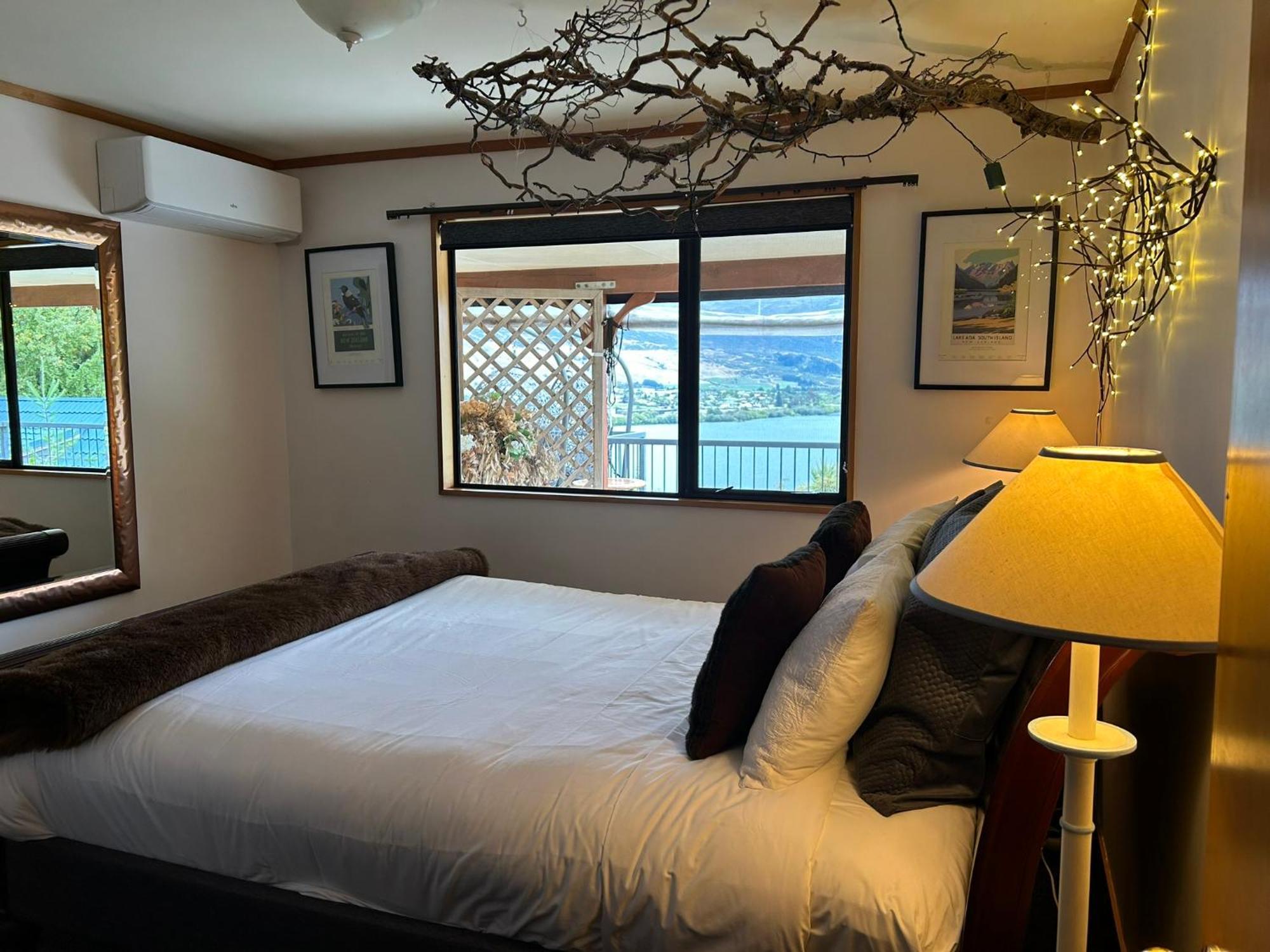 The Embassy B&B ควีนส์ทาวน์ ภายนอก รูปภาพ
