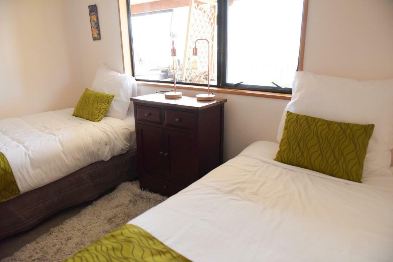 The Embassy B&B ควีนส์ทาวน์ ภายนอก รูปภาพ